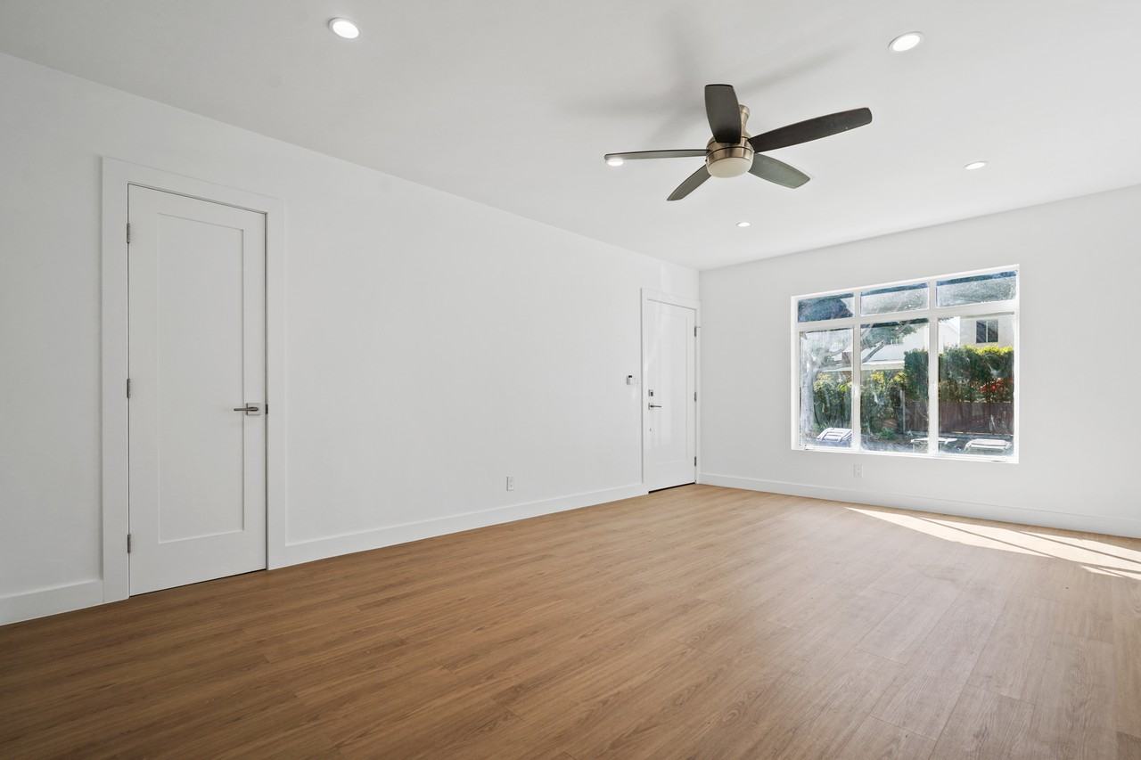 920 Marine Street - Photo 3 of 14