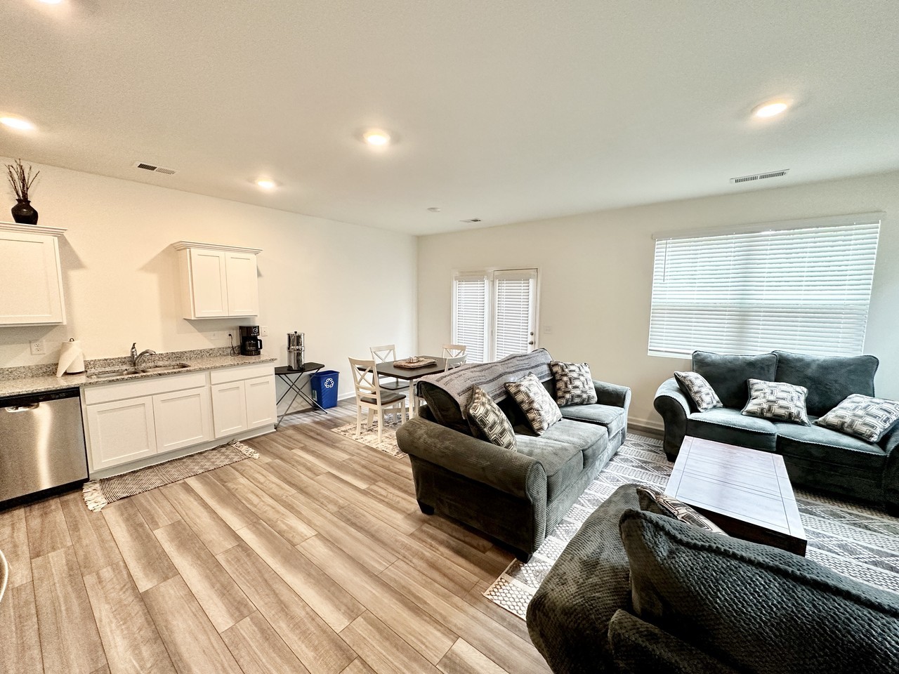 1060 Paddington Drive - Photo 3 of 13