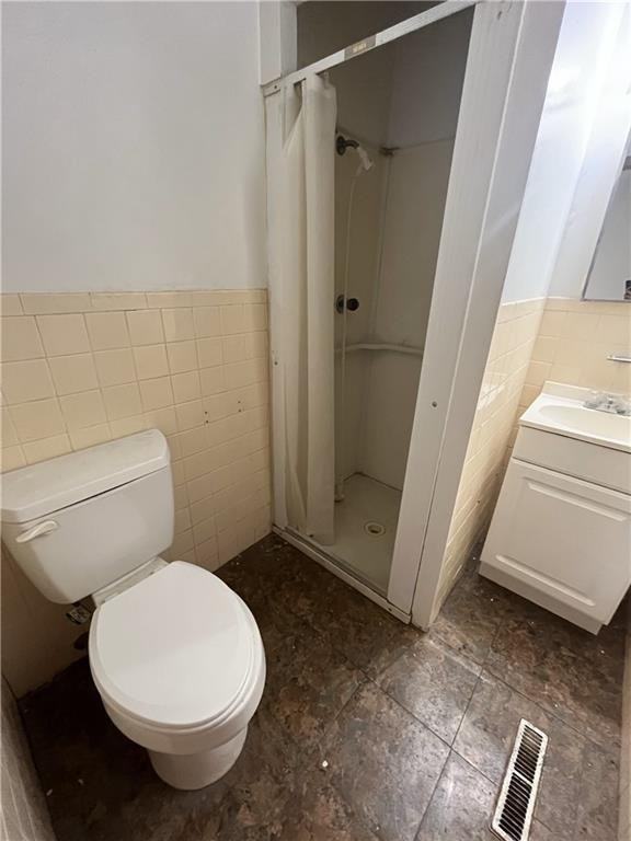 300 Zoll St #B - Photo 3 of 11