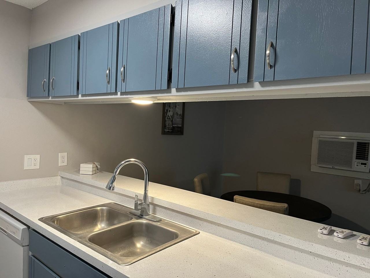 4005 Nw Ozmun Ave #4005B2 - Photo 6 of 12