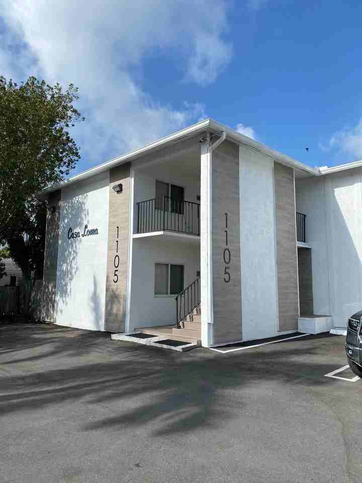 The Casa Loma - Photo 2 of 7