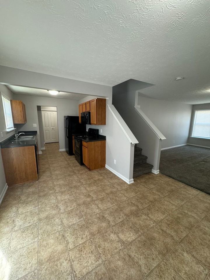3359 Cessna Dr - Photo 5 of 11