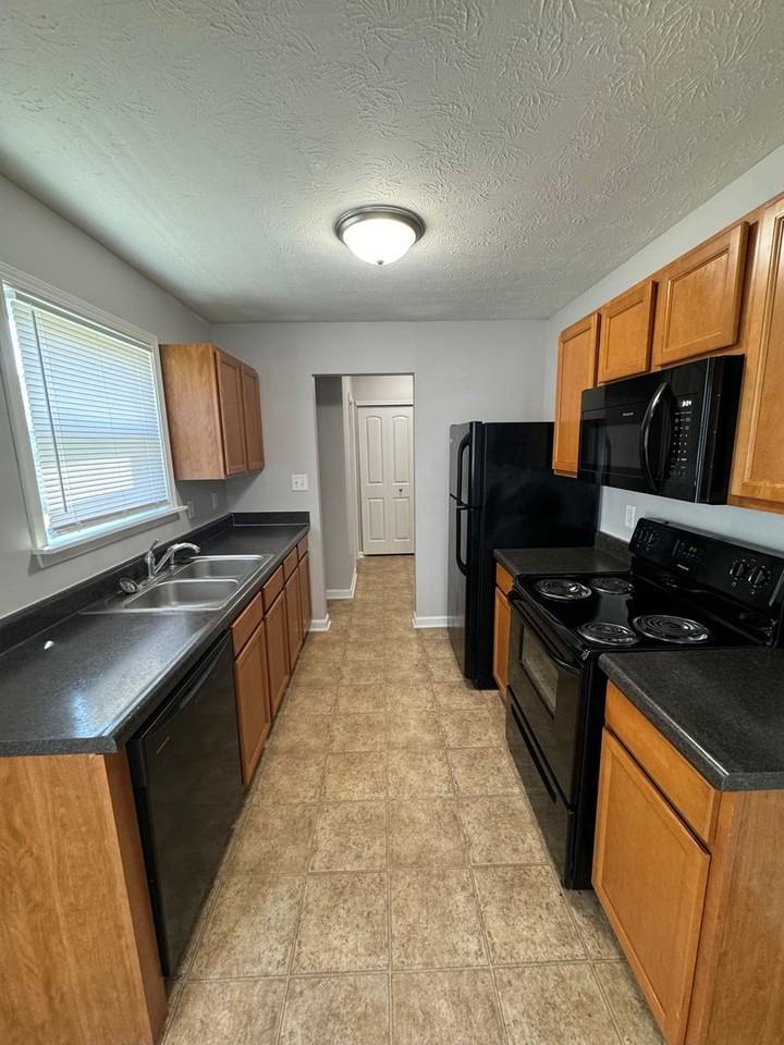 3359 Cessna Dr - Photo 7 of 11