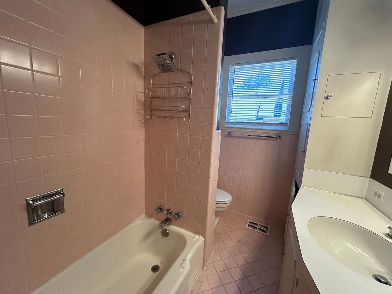 815 Unadilla St - Photo 4 of 17