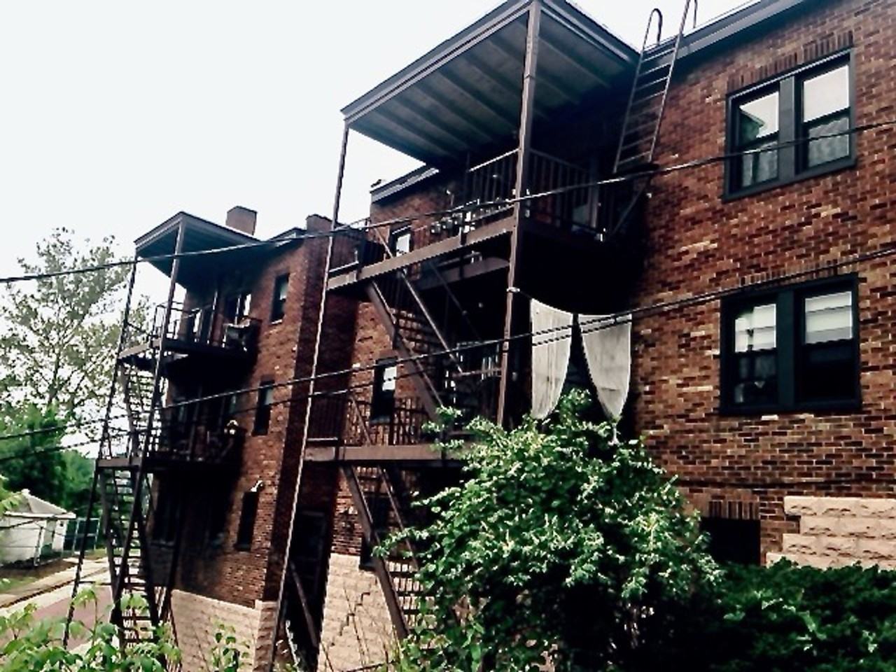 *** Apartments in 15218 * Walk to Regent Square Shopping * Beautiful Historic Reno * Available Now * Pet Friendly *** - Photo 2 of 2