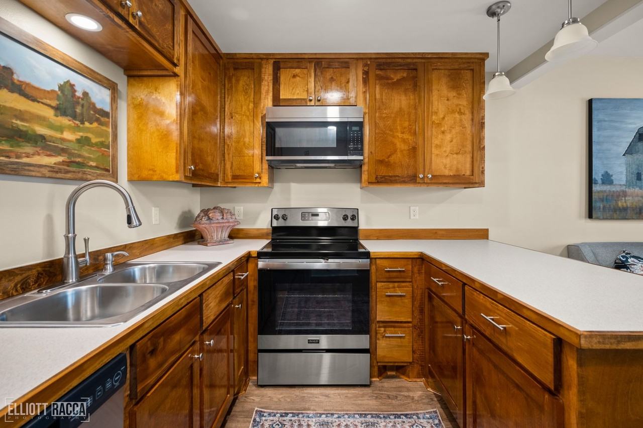 3801 Halsey St #215 - Photo 4 of 9