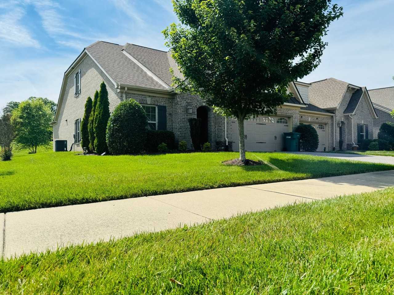 1015 Callaway Dr - Photo 2 of 36