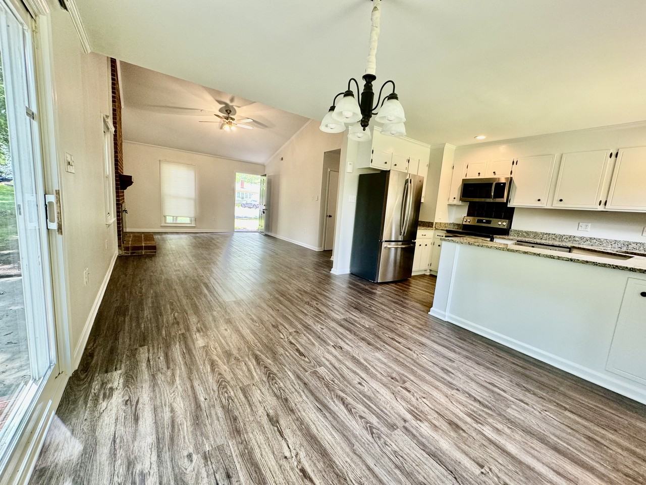 2423 Emstead Court - Photo 6 of 29