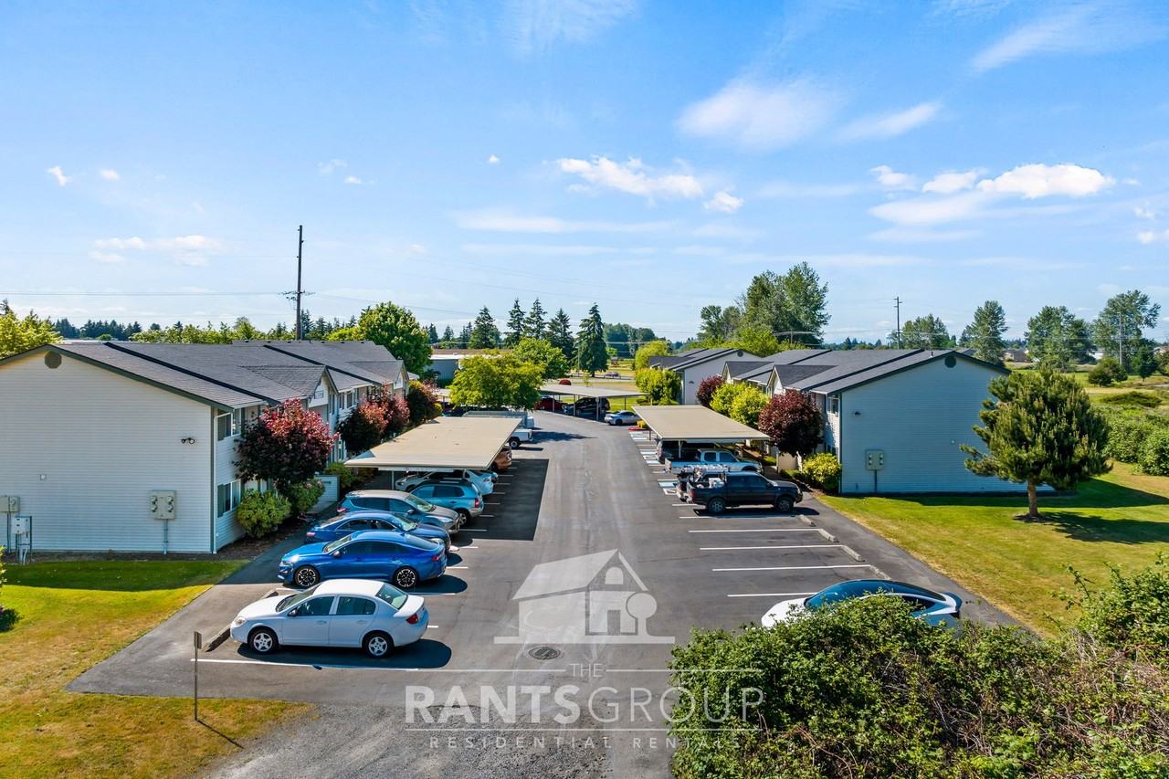 Yelm Creek Apartments - Photo 4 of 31