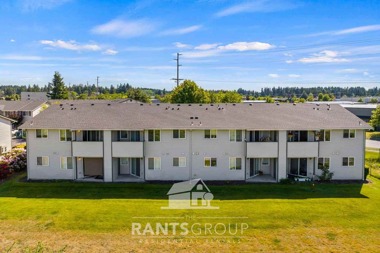 Yelm Creek Apartments - Photo 6 of 31