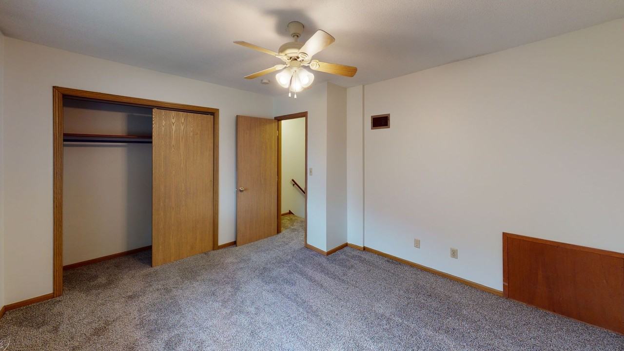 1008 26th St - Photo 7 of 12