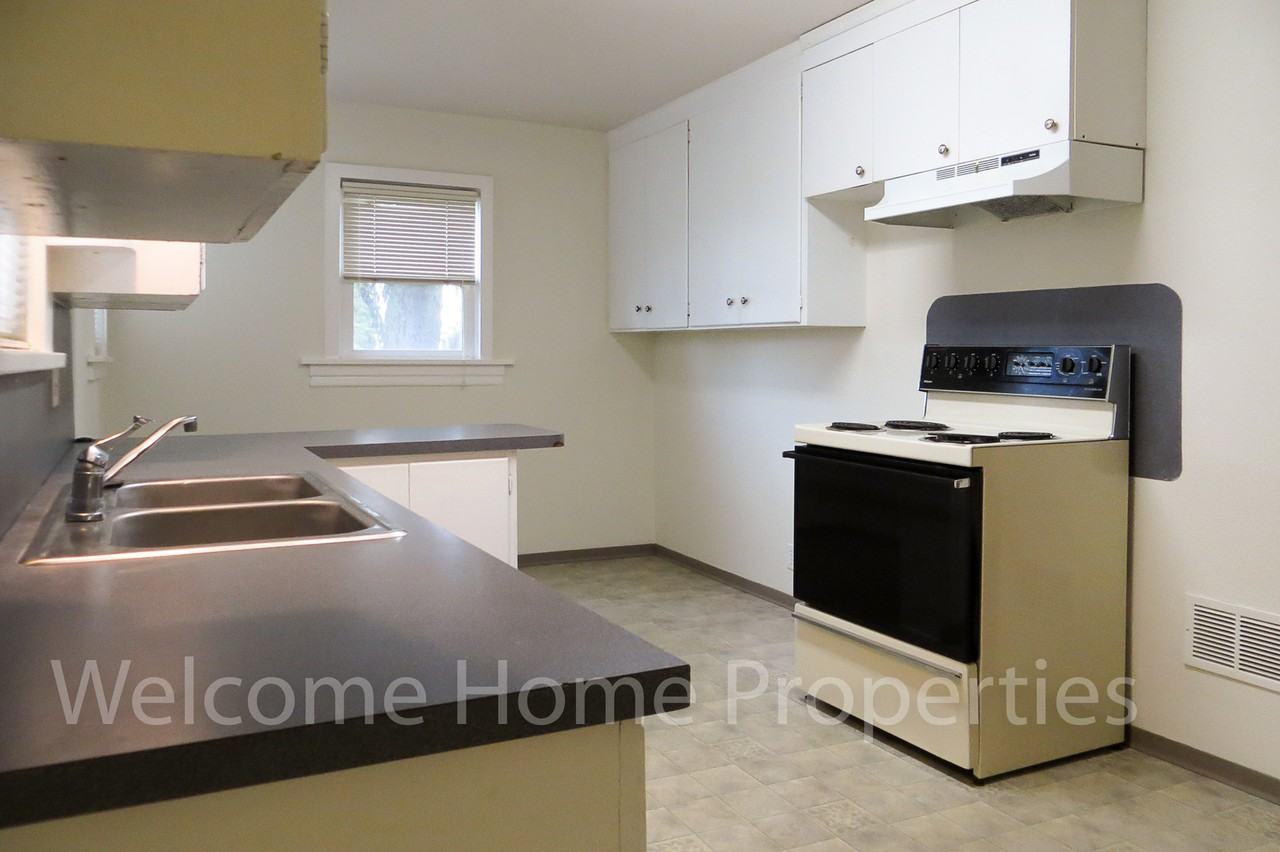 406 Se 6th St - Photo 3 of 14