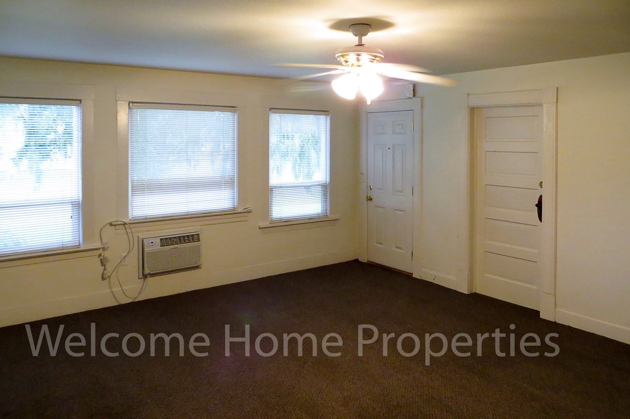 406 Se 6th St - Photo 5 of 14