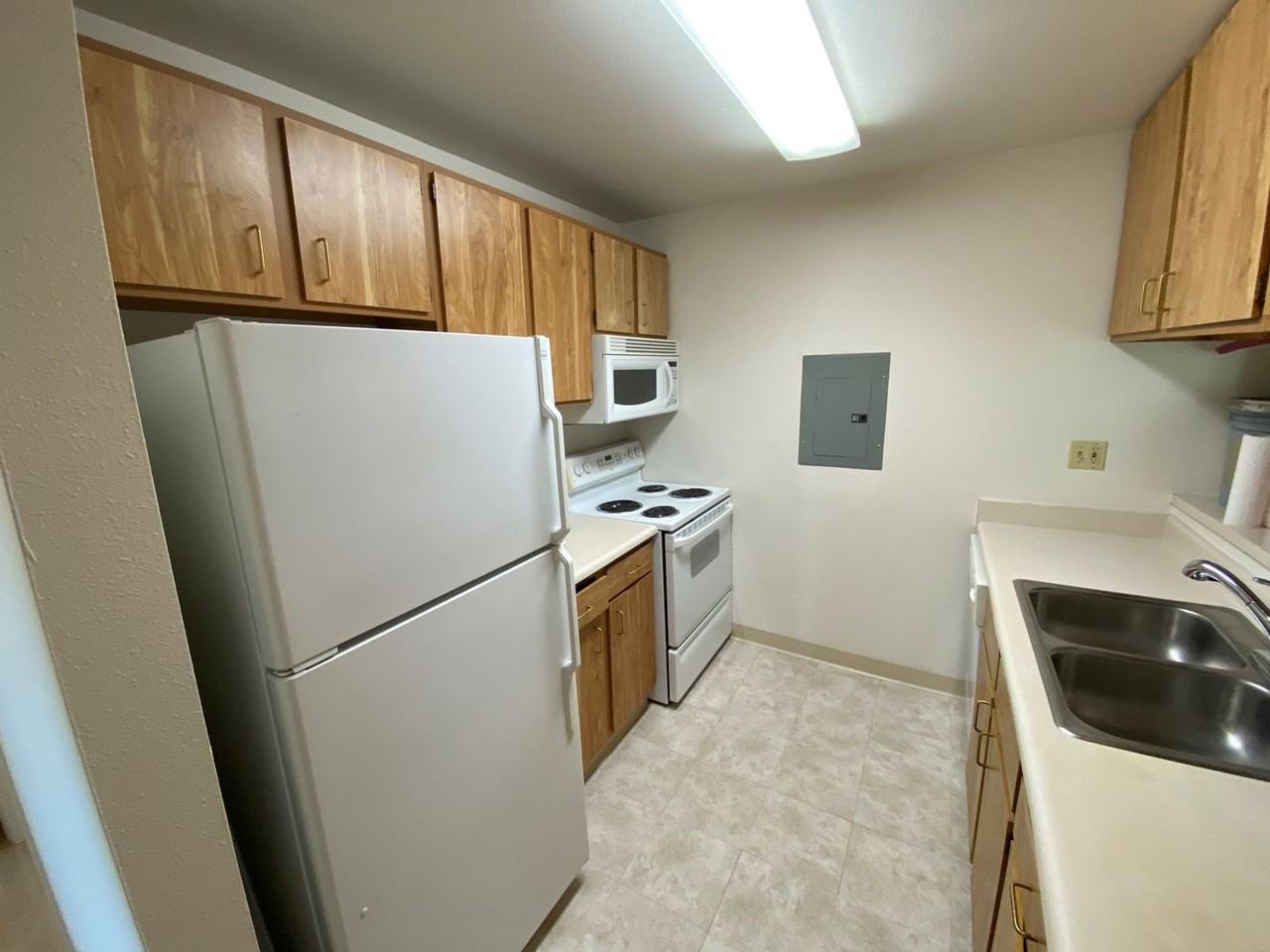 SYRUS RENTAL - Photo 5 of 26