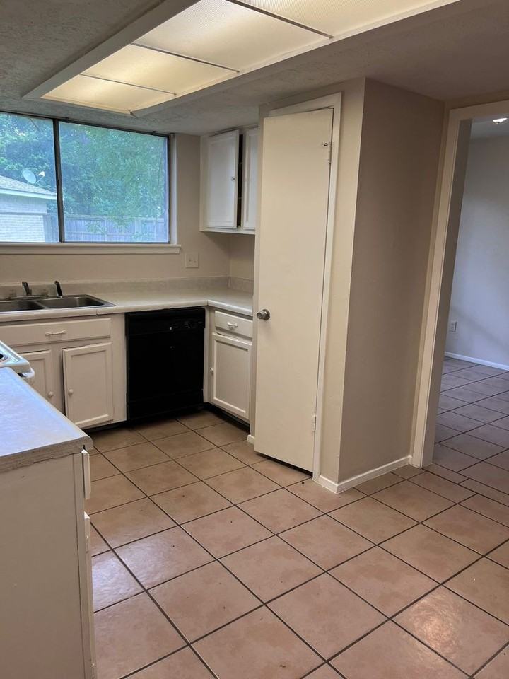 2103 Musket Groves St - Photo 2 of 16