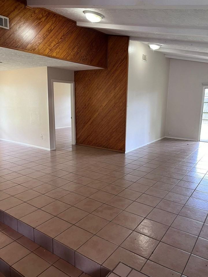 2103 Musket Groves St - Photo 5 of 16