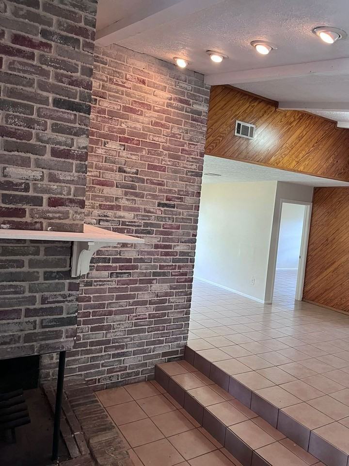 2103 Musket Groves St - Photo 5 of 15