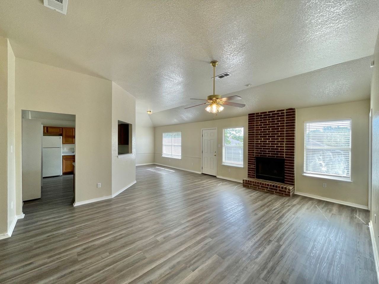 3402 Caprock Cir - Photo 3 of 20