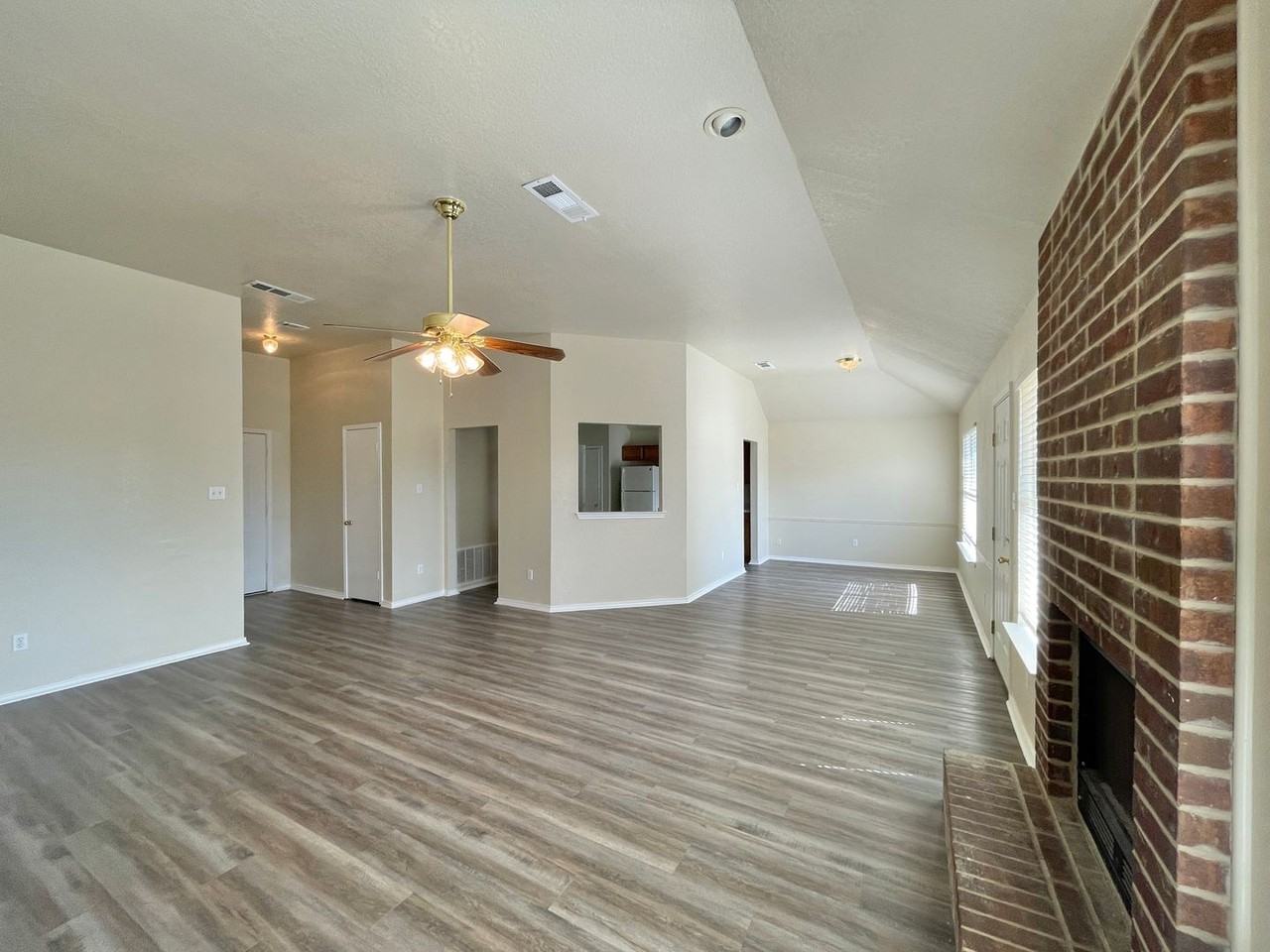 3402 Caprock Cir - Photo 4 of 20