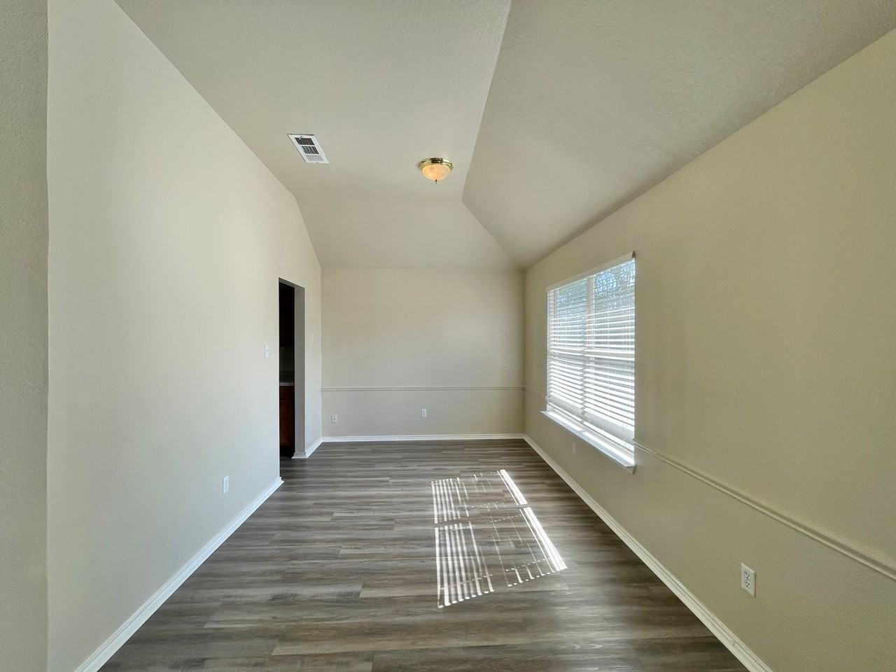 3402 Caprock Cir - Photo 5 of 20