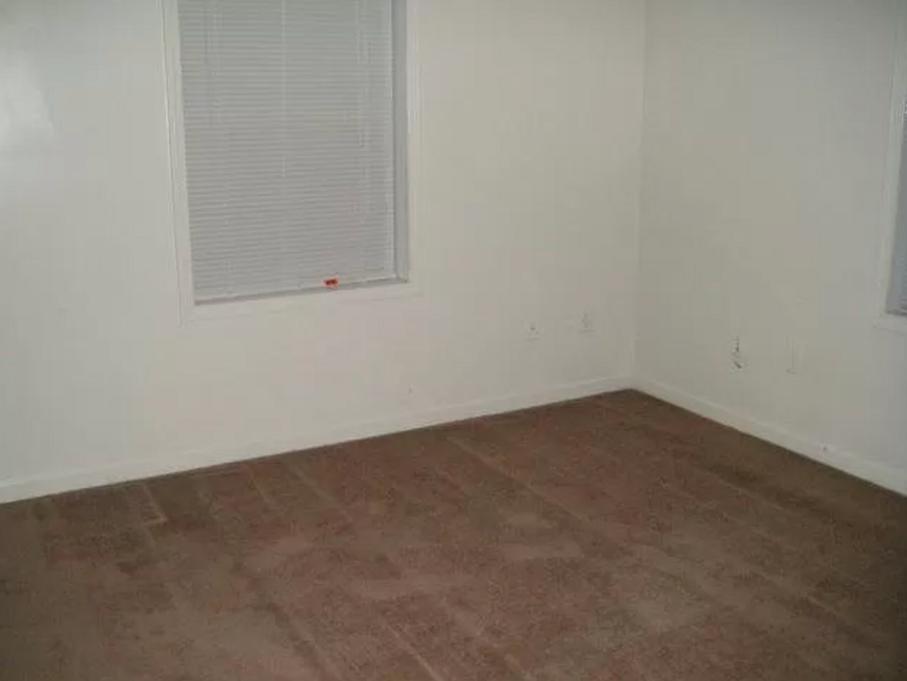 2770 Weaver Dr - Photo 4 of 8