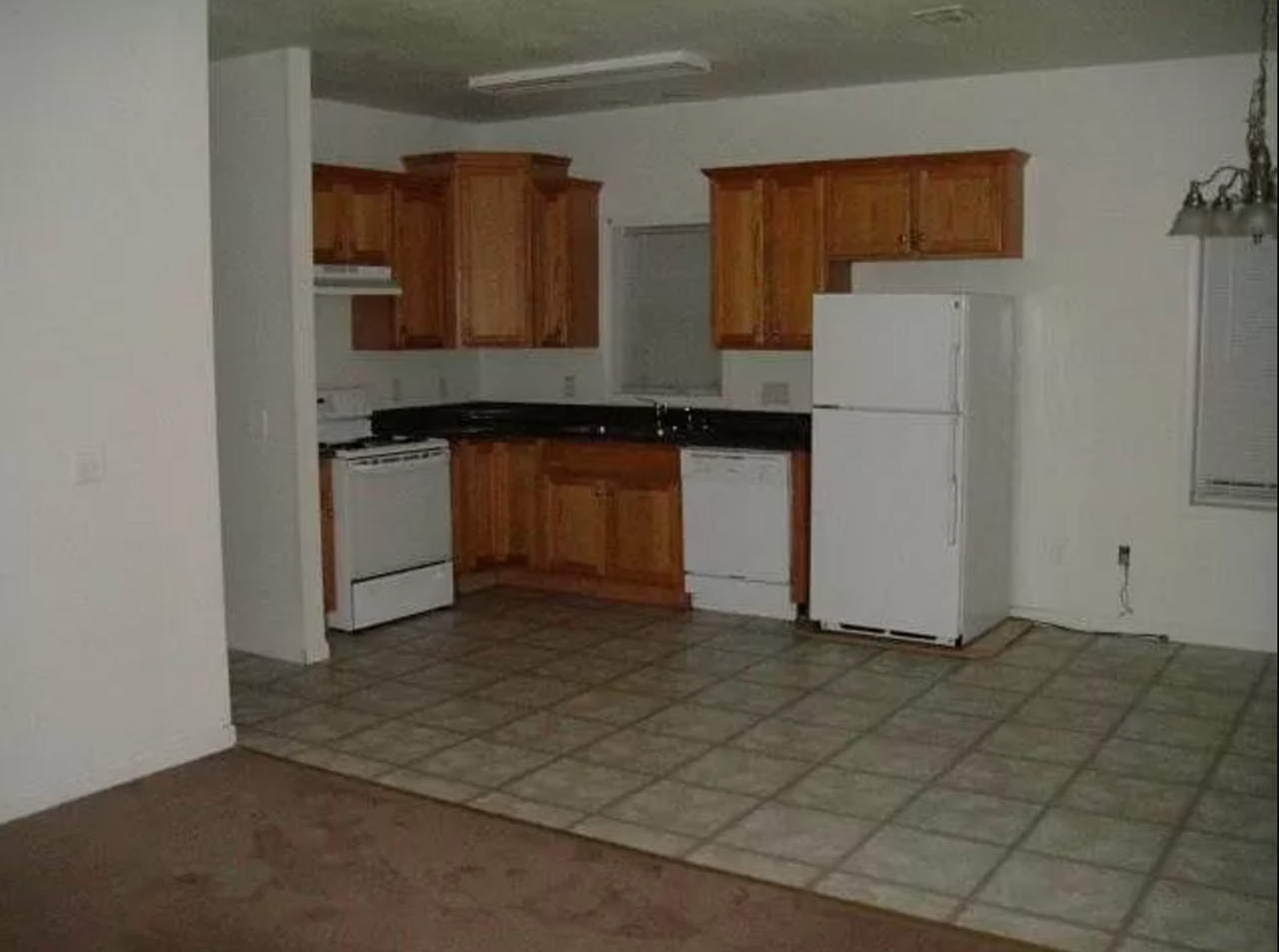 2770 Weaver Dr - Photo 5 of 8
