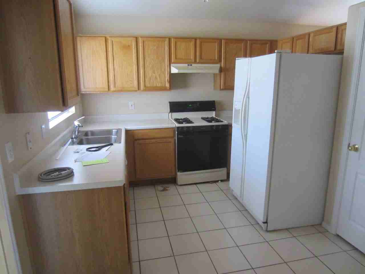 2883 S Foster Dr - Photo 5 of 10