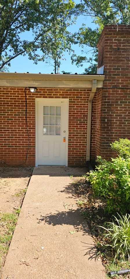 113 Parker Dr - Photo 2 of 6