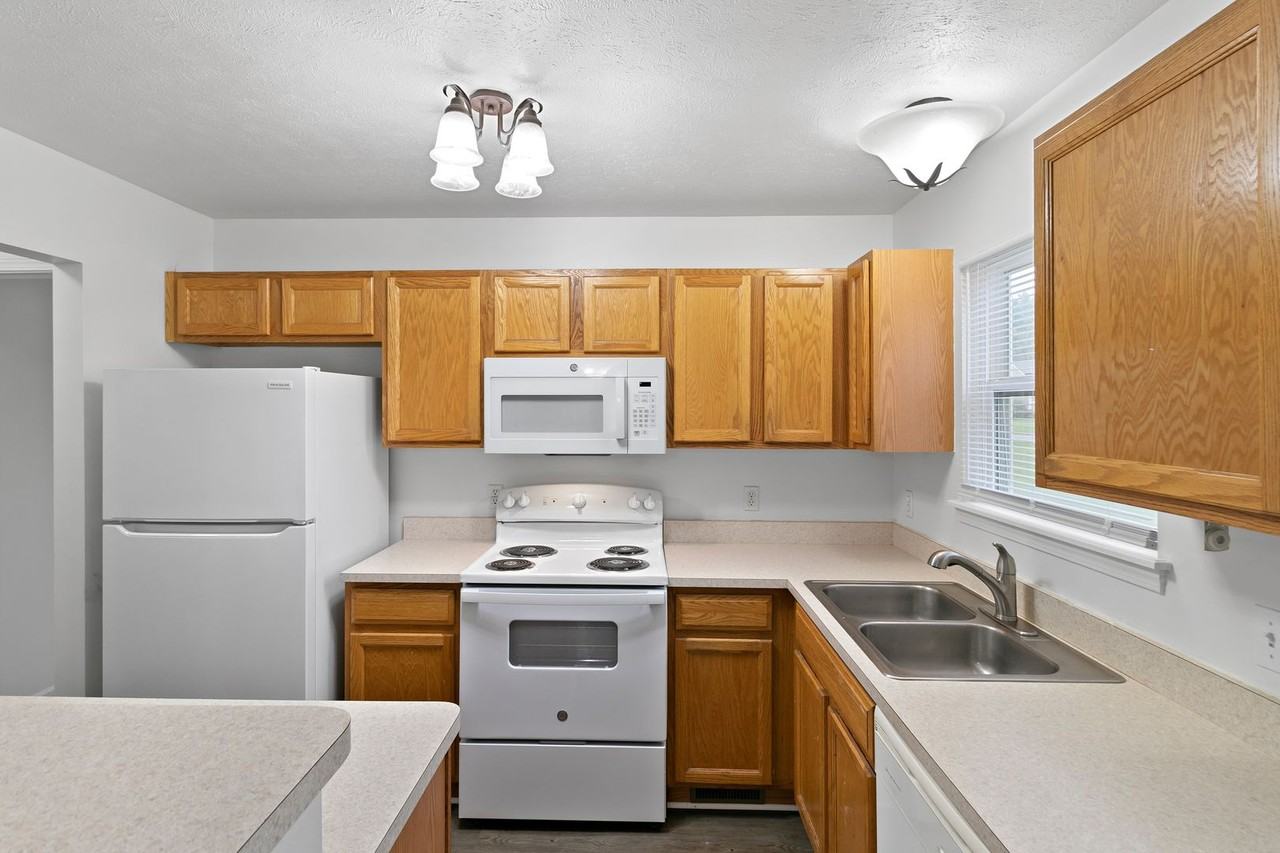 Cattail Lane Townhomes (Cattail Properties LLC) - Photo 2 of 25