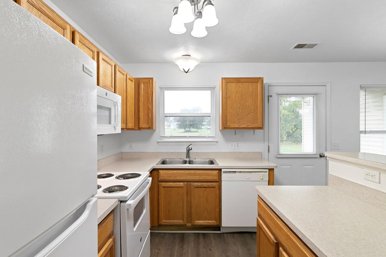 Cattail Lane Townhomes (Cattail Properties LLC) - Photo 3 of 25