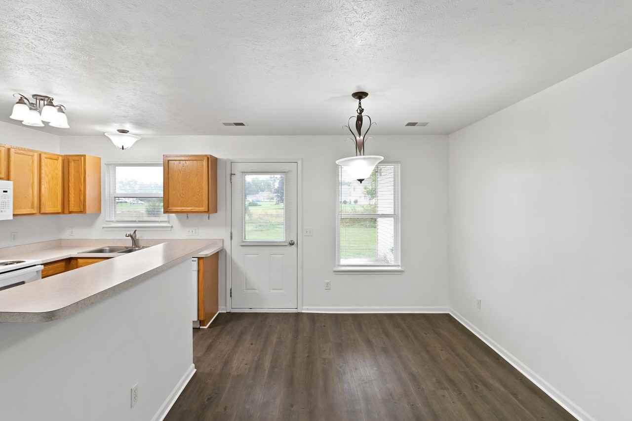 Cattail Lane Townhomes (Cattail Properties LLC) - Photo 5 of 25