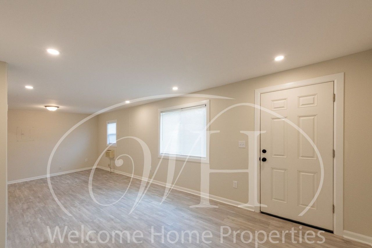 1918 Wallace St - Photo 4 of 16