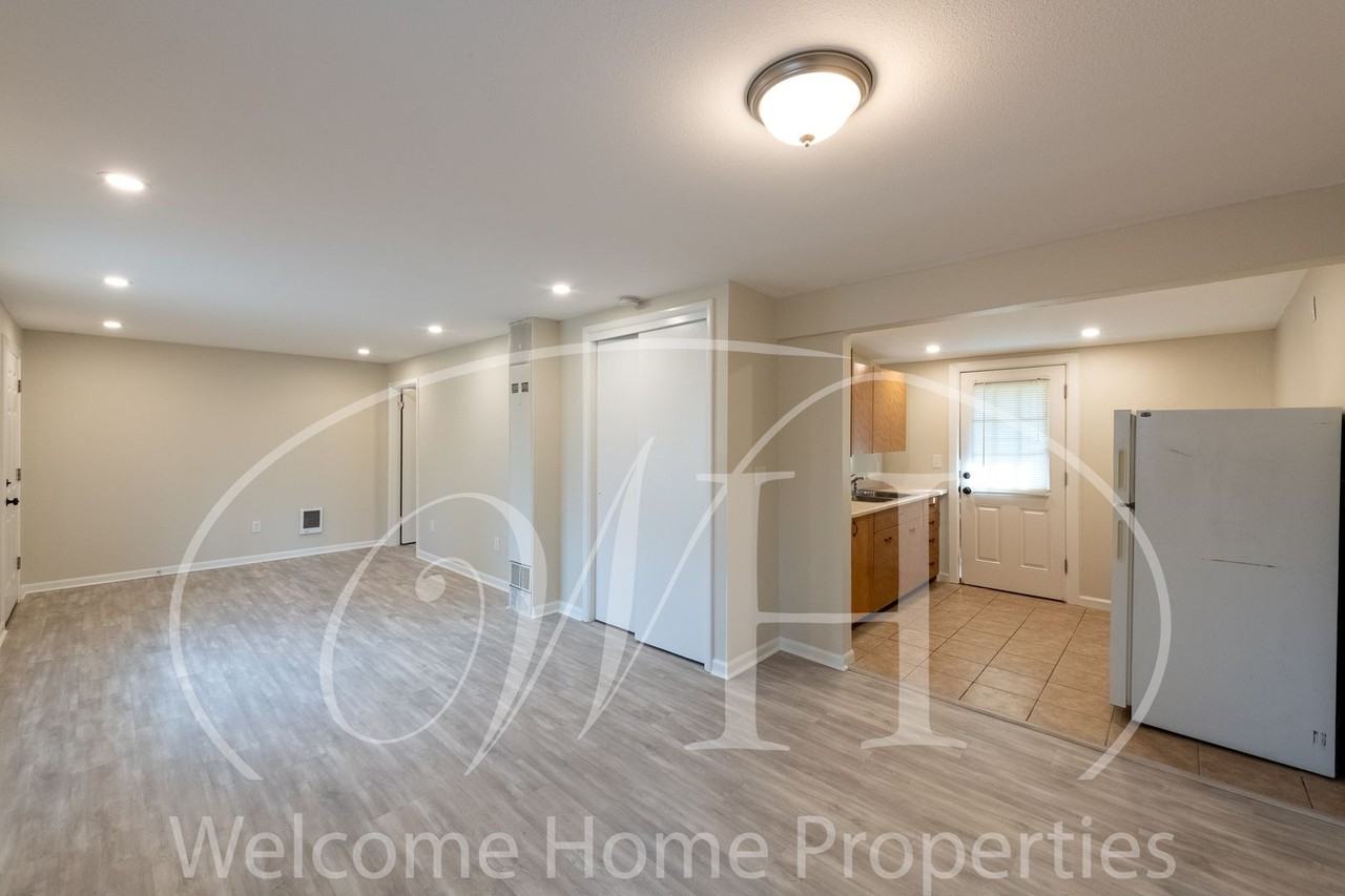 1918 Wallace St - Photo 6 of 16