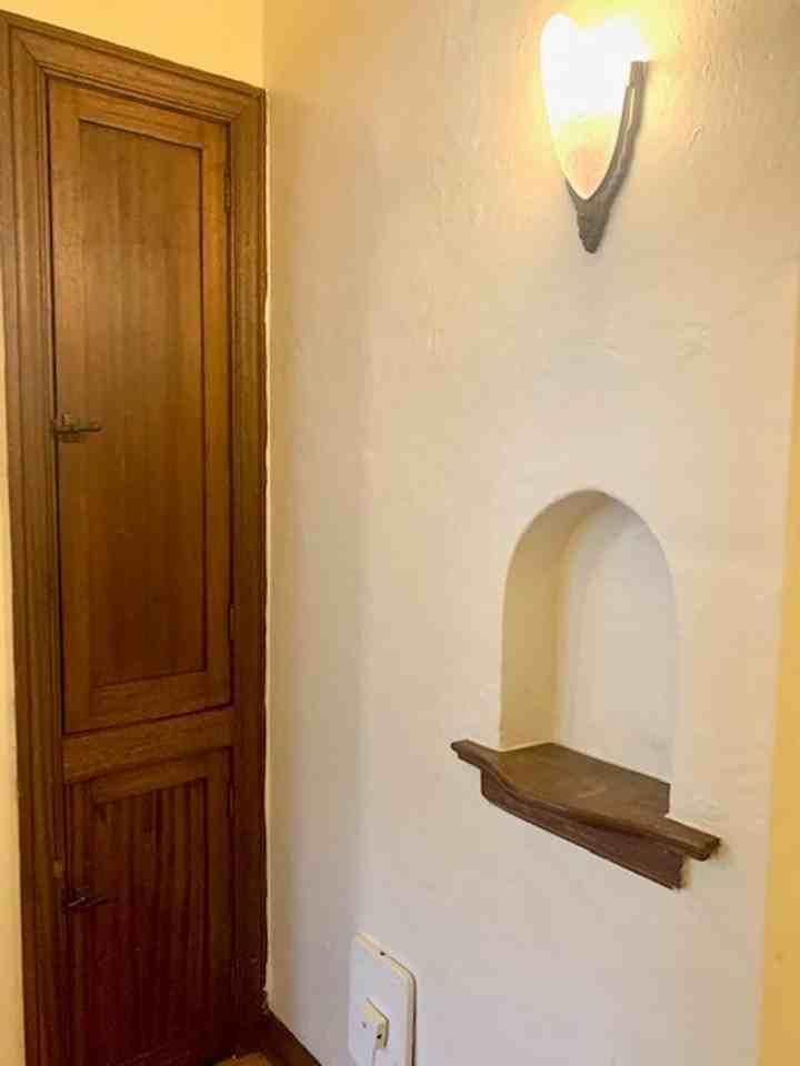Catalina Apartments - Photo 5 of 28