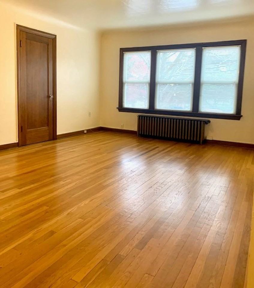 Catalina Apartments - Photo 6 of 28