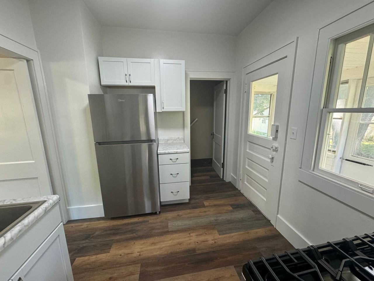 440 43rd St - Photo 3 of 14