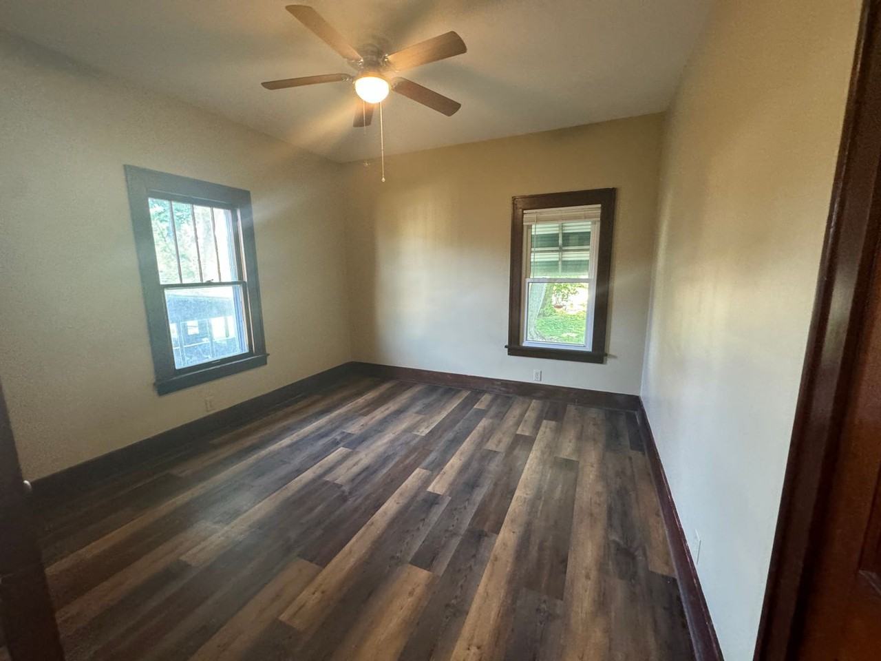 440 43rd St - Photo 5 of 14
