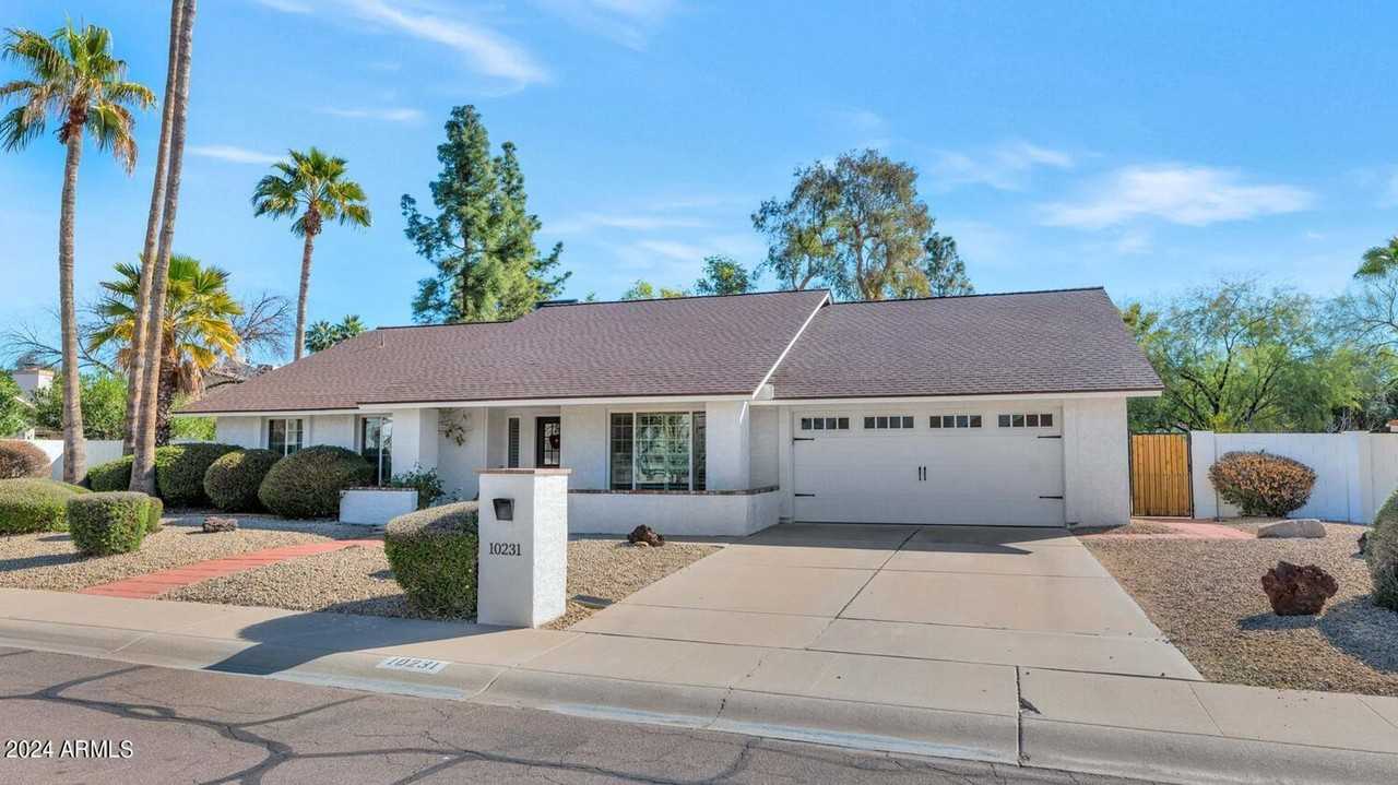 10231 N 77th St - Photo 2 of 21