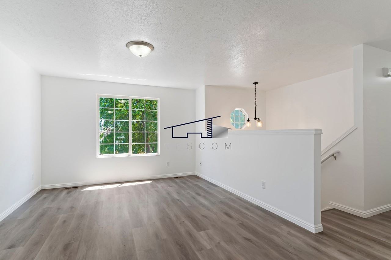 972 W 1400 N - Photo 2 of 27