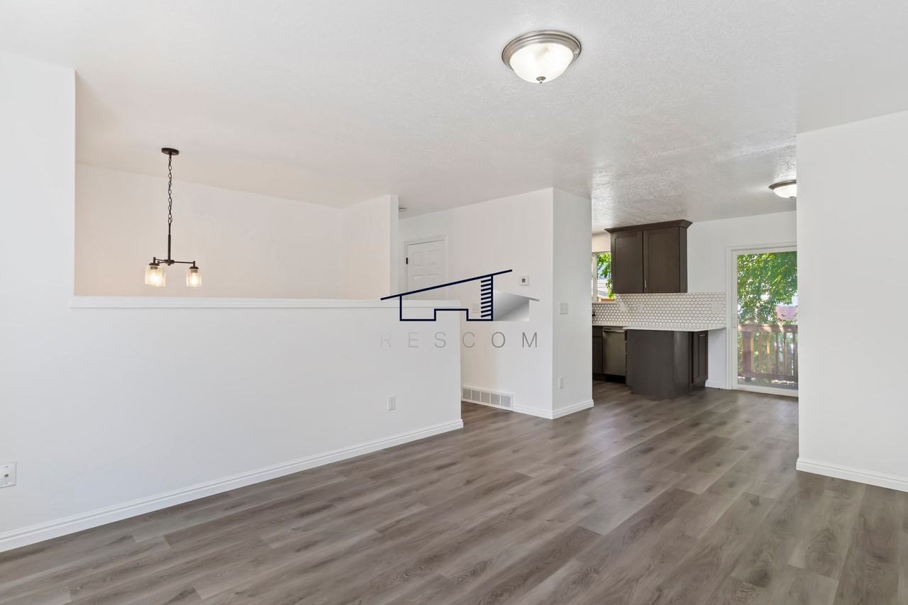 972 W 1400 N - Photo 3 of 27