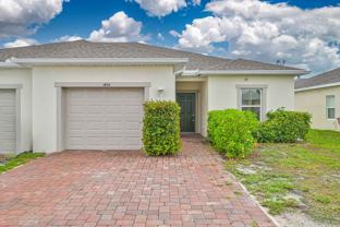 1404 Sw Trafalgar Pkwy - Photo 1 of 1