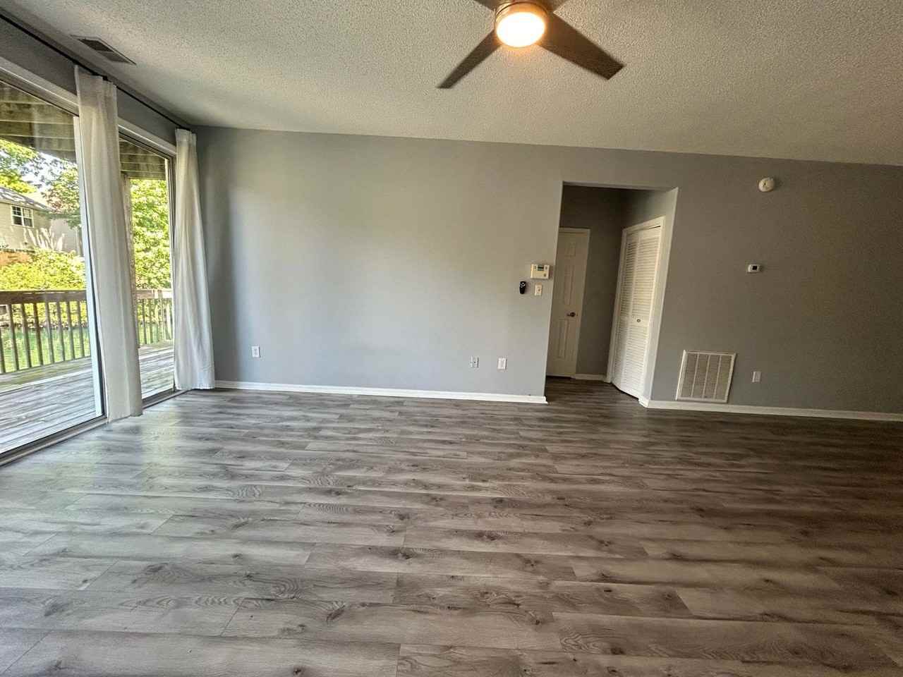 897 Gas Light Ln - Photo 3 of 23