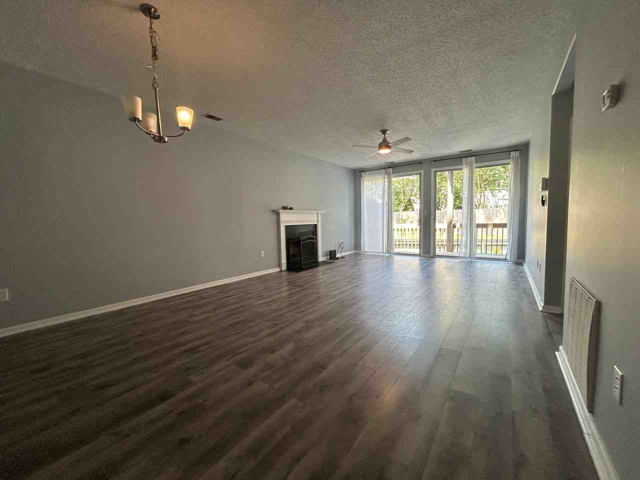 897 Gas Light Ln - Photo 4 of 23