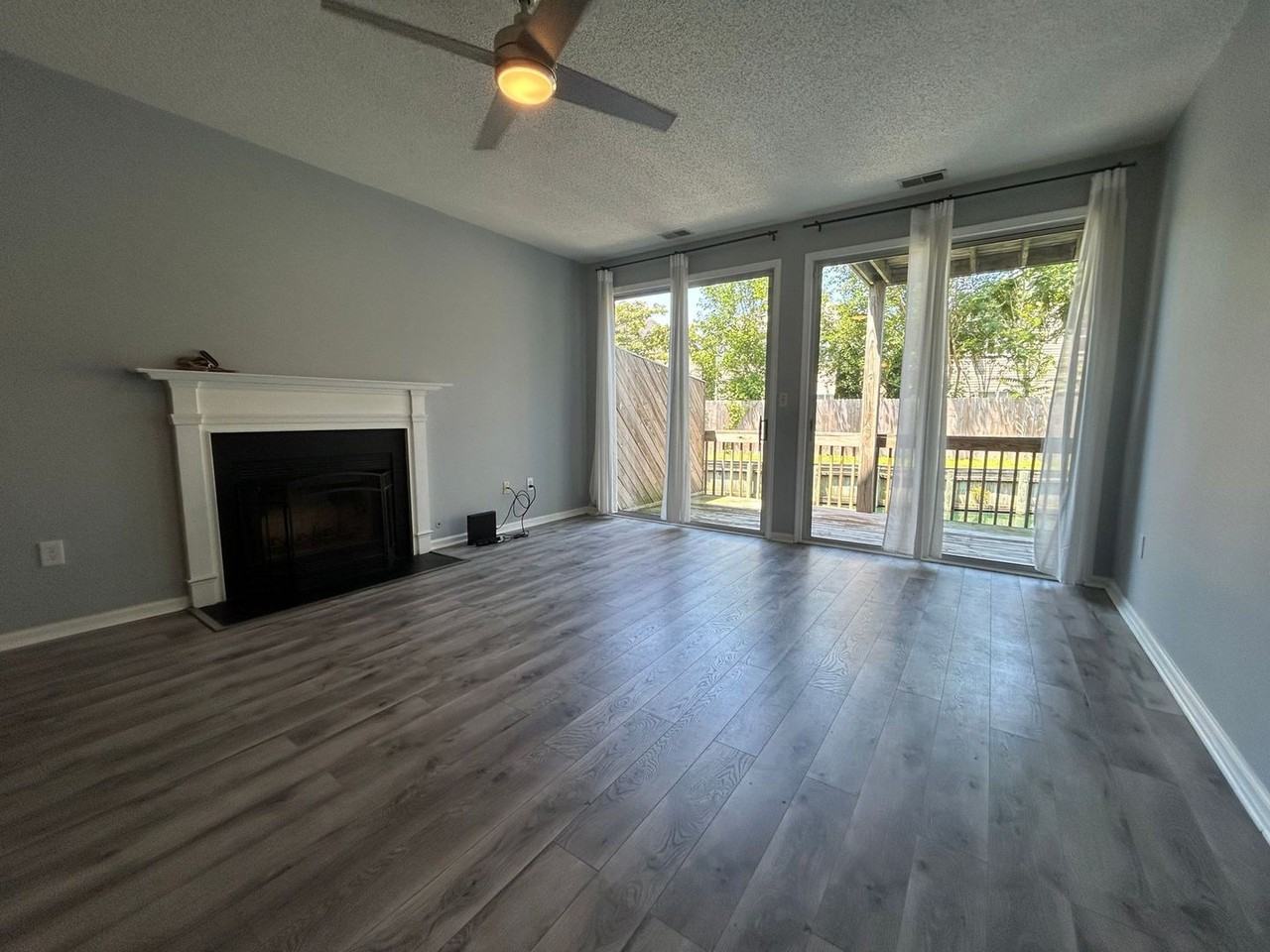 897 Gas Light Ln - Photo 5 of 23