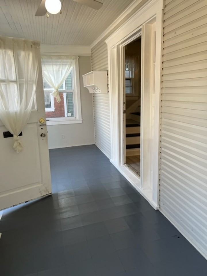 707 Hall St - Photo 3 of 20