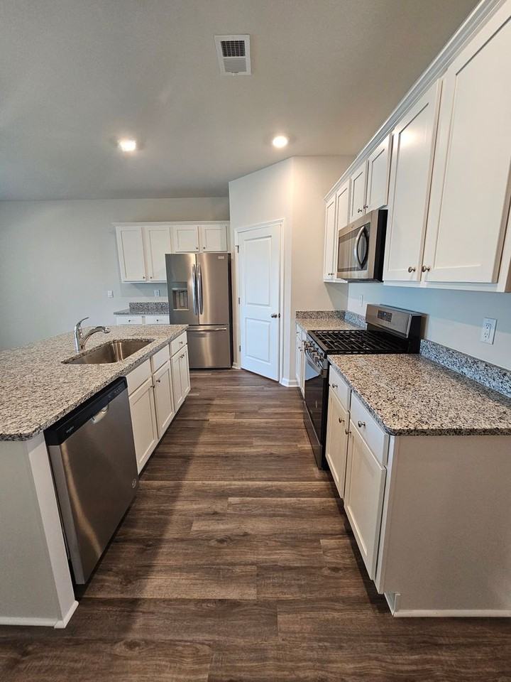 3015 Long Spur Dr - Photo 6 of 40