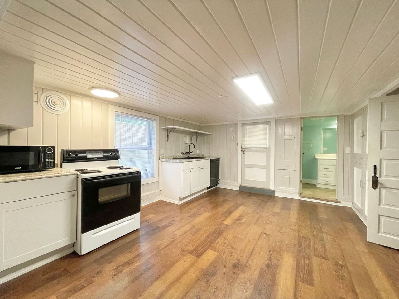 18th St - Photo 5 of 16