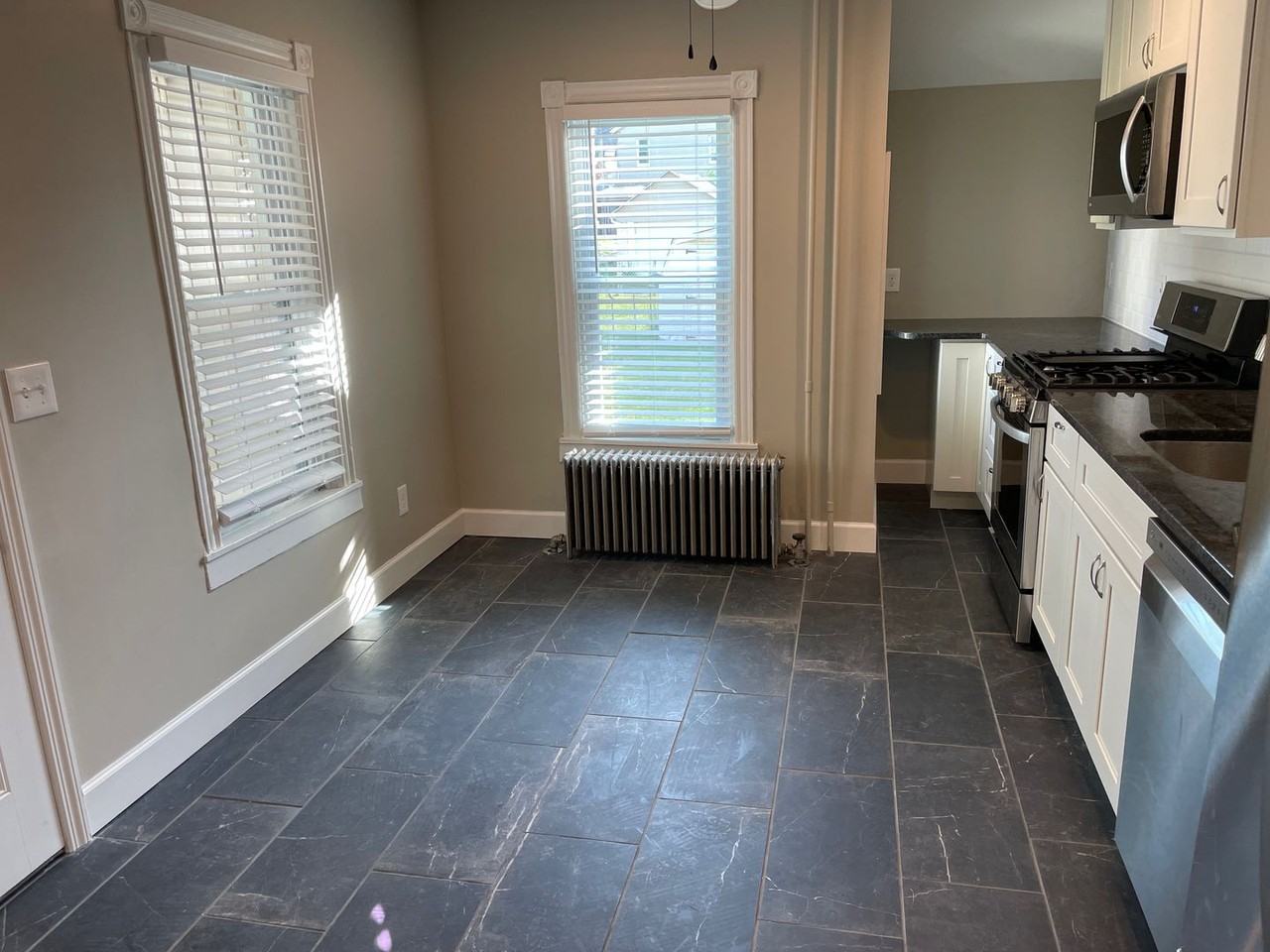 218 S 4th St - Photo 3 of 10