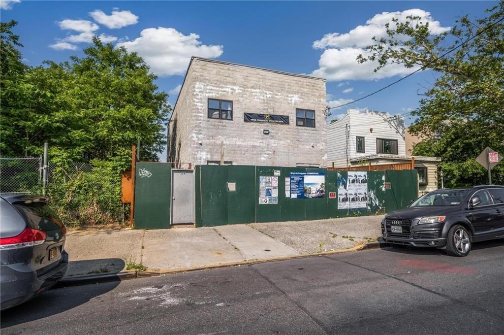 1309 Rockaway Pkwy - Photo 2 of 3