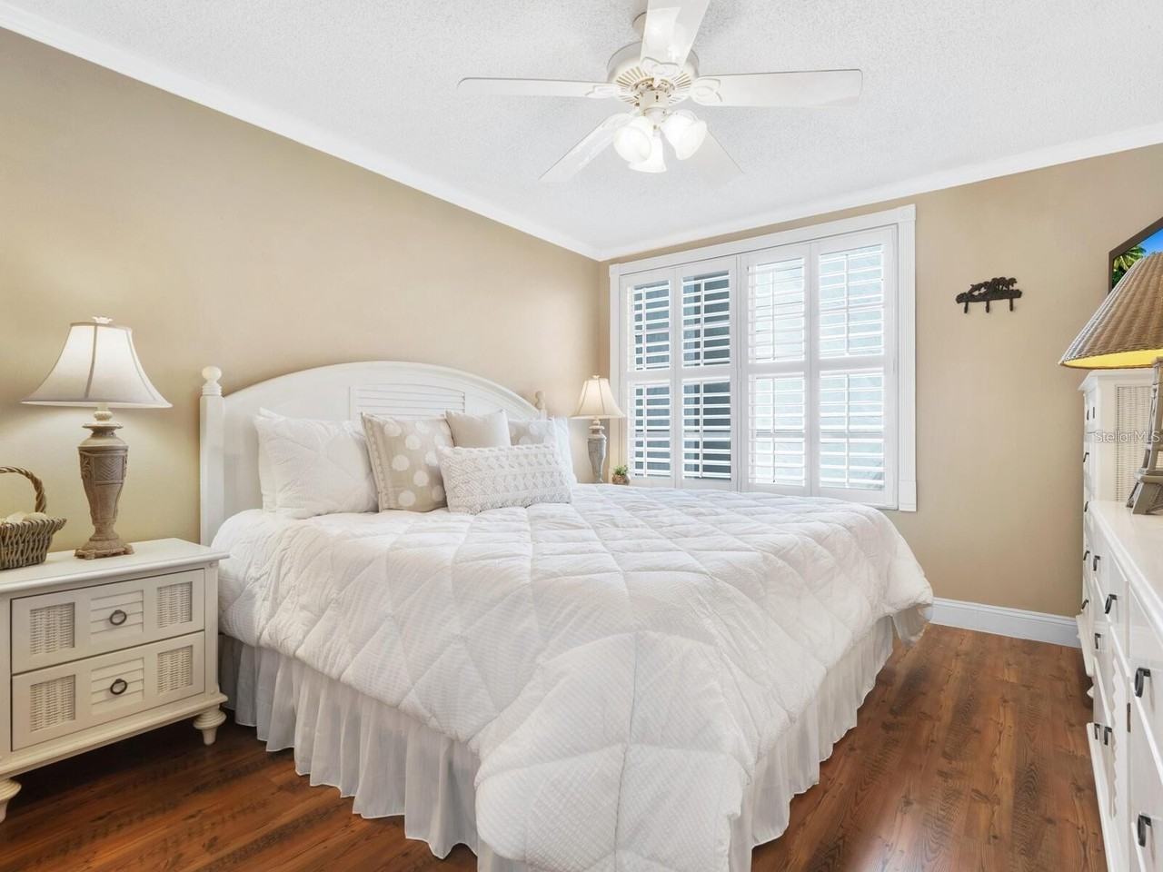 600 Sutton Pl #201 - Photo 4 of 11